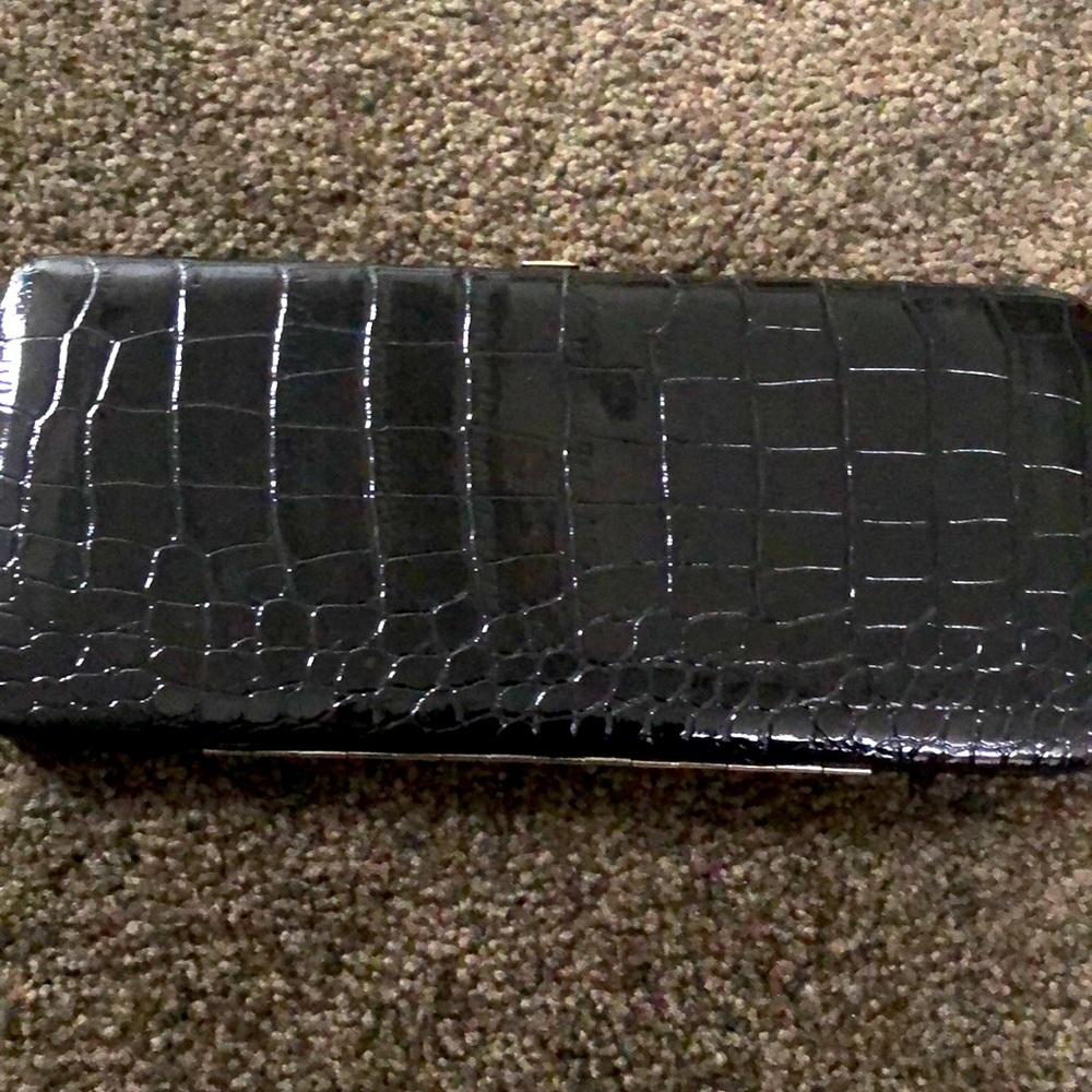Black clutch